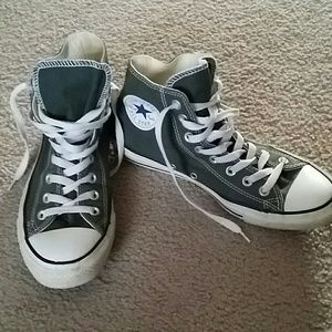 ARMY GREEN CONVERSE ALL STAR hightops sz. 8